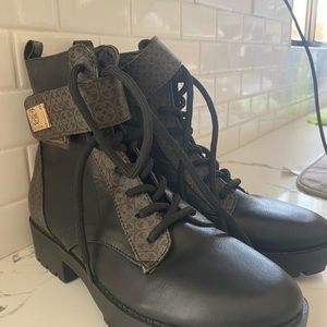 New daisy Fuentes boots 5.5